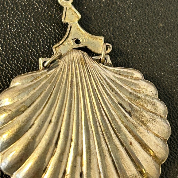 Vintage Made in Spain Oyster Earrings with Pearl. - Picture 4 of 11